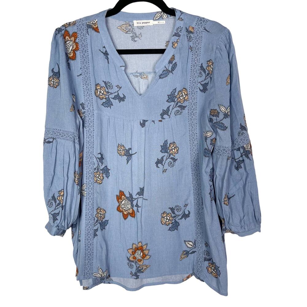 Blu Pepper Medium M Blue Floral VNeck Peasant Blouse Top Lace Detail 3/4 Sleeve